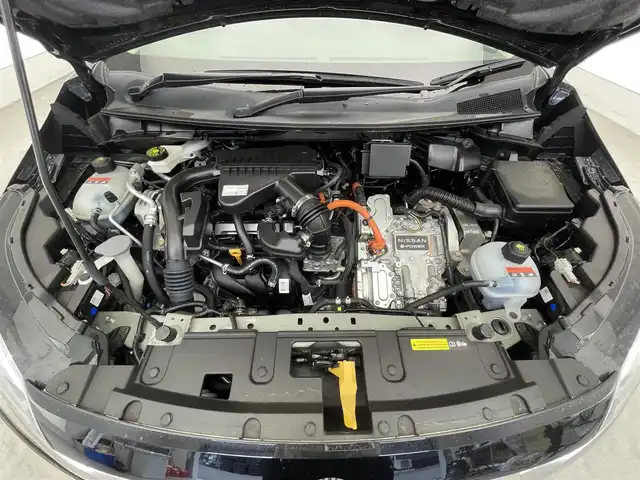 日産 ノート オーテック 滋賀県 2021(令3)年 3.2万km 黒 禁煙車/純正ナビ/Bluetooth/USB/CarPlay/フルセグテレビ/アラウンドビューモニター/全方位運転支援システム/・インテリジェントジェンシーブレーキ/・踏み間違い衝突防止アシスト/・標識検知機能/・前方衝突予測警報/・車両逸脱警報/・ふらつき警報/・車線逸脱防止支援システム/ビルトインETC2.0/レザーシート/シートヒーター /ステアリングヒーター/アダプティブLEDヘッドライト/インテリジェントオートライト/ハイビームアシスト/プッシュスタート /スマートキー/純正フロアマット
