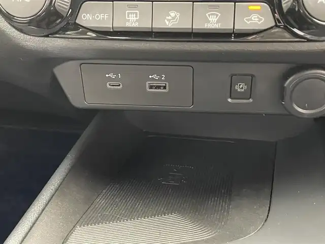 日産 ノート オーテック 滋賀県 2021(令3)年 3.2万km 黒 禁煙車/純正ナビ/Bluetooth/USB/CarPlay/フルセグテレビ/アラウンドビューモニター/全方位運転支援システム/・インテリジェントジェンシーブレーキ/・踏み間違い衝突防止アシスト/・標識検知機能/・前方衝突予測警報/・車両逸脱警報/・ふらつき警報/・車線逸脱防止支援システム/ビルトインETC2.0/レザーシート/シートヒーター /ステアリングヒーター/アダプティブLEDヘッドライト/インテリジェントオートライト/ハイビームアシスト/プッシュスタート /スマートキー/純正フロアマット
