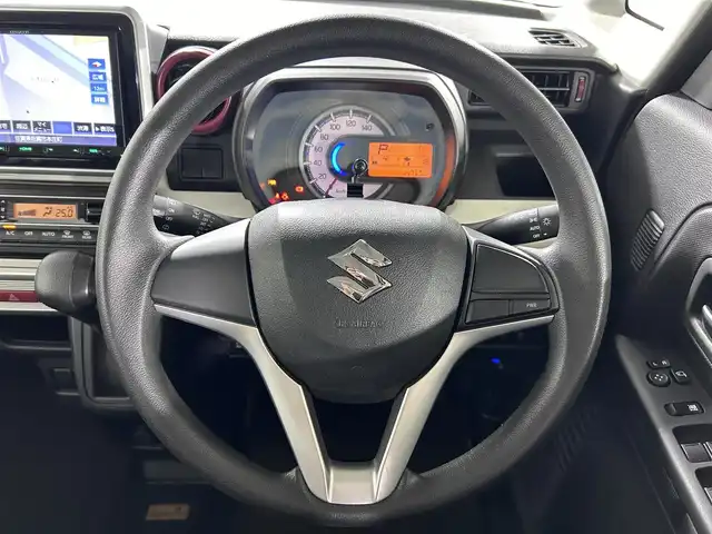スズキ スペーシア HYBRID X 佐賀県 2018(平30)年 1.5万km ピュアホワイトP 社外8インチナビ/フルセグTV/CD/DVD/Bluetooth/バックカメラ/衝突被害軽減システム/パーキングソナー/横滑り防止装置/オートライト/オートマチックハイビーム/両側パワースライドドア/運転席シートヒーター/後席サンシェード/ETC/ISOFIX対応シート/サーキュレーター/純正ドアバザー/スマートキー/スペアキー×１/プッシュスタート/電動格納ミラー/ウィンカーミラ