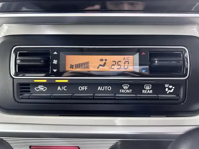スズキ スペーシア HYBRID X 佐賀県 2018(平30)年 1.5万km ピュアホワイトP 社外8インチナビ/フルセグTV/CD/DVD/Bluetooth/バックカメラ/衝突被害軽減システム/パーキングソナー/横滑り防止装置/オートライト/オートマチックハイビーム/両側パワースライドドア/運転席シートヒーター/後席サンシェード/ETC/ISOFIX対応シート/サーキュレーター/純正ドアバザー/スマートキー/スペアキー×１/プッシュスタート/電動格納ミラー/ウィンカーミラ