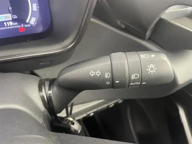 トヨタ カローラツーリング ハイブリッド ダブルバイビー 埼玉県 2023(令5)年 2.6万km プラチナホワイトパールマイカ モデリスタエアロ/Toyota Safety Sense/純正１０．５型ナビ/バックカメラ/地デジＴＶ/ビルトインＥＴＣ２．０/レーダークルーズコントロール/ＢＳＭ/白革レザー/シートヒーター/ステアリングヒーター/純正アルミホイール
