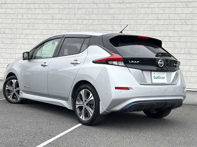 日産 リーフ X 栃木県 2018(平30)年 2.7万km ブリリアントシルバー 純正ナビ/ＴＶ視聴可/３６０°カメラ/デジタルインナーミラー/Ｂｌｕｅｔｏｏｔｈ/前後ドライブレコーダー/ＥＴＣ/クルーズコントロール/Ｅ－ｐｅｄａｌ/ＥＴＣ/パーキングアシスト/シートヒーター/ステアリングヒーター/純正フロアマット/ABS/横滑り防止機能/コーナーセンサー/レーンキープアシスト/盗難防止装置/衝突被害軽減システム