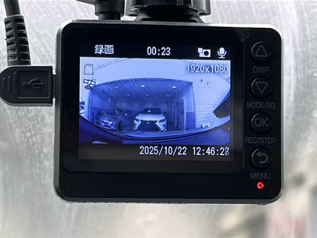 日産 リーフ X 栃木県 2018(平30)年 2.7万km ブリリアントシルバー 純正ナビ/ＴＶ視聴可/３６０°カメラ/デジタルインナーミラー/Ｂｌｕｅｔｏｏｔｈ/前後ドライブレコーダー/ＥＴＣ/クルーズコントロール/Ｅ－ｐｅｄａｌ/ＥＴＣ/パーキングアシスト/シートヒーター/ステアリングヒーター/純正フロアマット/ABS/横滑り防止機能/コーナーセンサー/レーンキープアシスト/盗難防止装置/衝突被害軽減システム