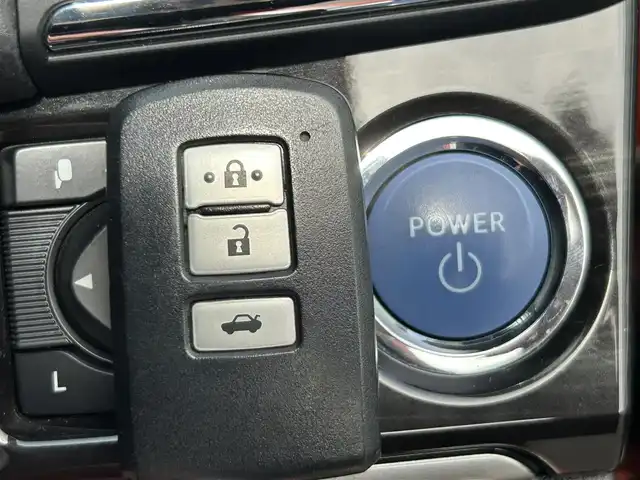 トヨタ クラウン ハイブリッド アスリートS 静岡県 2016(平28)年 6.8万km オレンジM 特別カラー茜色/純正9インチメーカーナビ/（FM/AM/Bluetooth/AUX/CD/Blue-ray）/フルセグTV/純正エアロモデリスタ/純正ドラレコ/ETC2.0/バックカメラ/オートライト/レーダークルーズコントロール/クリアランスソナー/パワーシート/シートヒーター/純正19AW