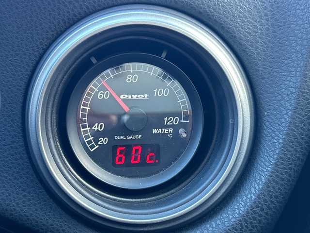 トヨタ ８６ GT 富山県 2013(平25)年 9.7万km サテンホワイトパール 社外ＳＤナビ/（CD/DVD/SD/BT/フルセグＴＶ）/バックカメラ/社外マフラー（ＴＲＤ）/純正１７インチアルミホイール/純正フロアマット/プッシュスタート/ハロゲンヘッドライト/保証書・記録簿/取扱説明書