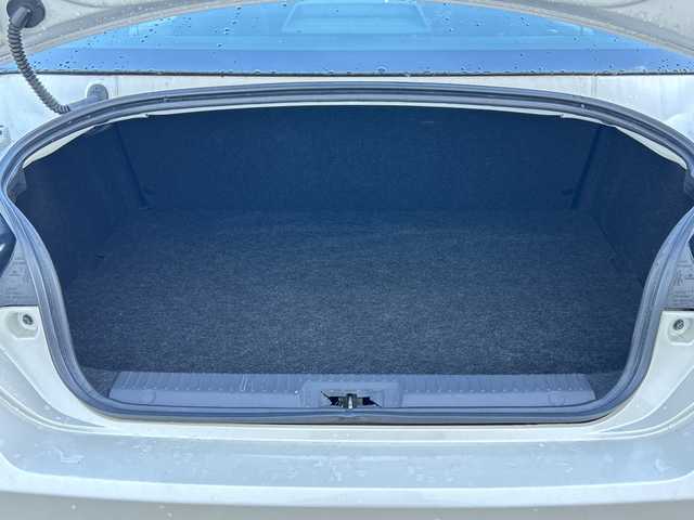 トヨタ ８６ GT 富山県 2013(平25)年 9.7万km サテンホワイトパール 社外ＳＤナビ/（CD/DVD/SD/BT/フルセグＴＶ）/バックカメラ/社外マフラー（ＴＲＤ）/純正１７インチアルミホイール/純正フロアマット/プッシュスタート/ハロゲンヘッドライト/保証書・記録簿/取扱説明書