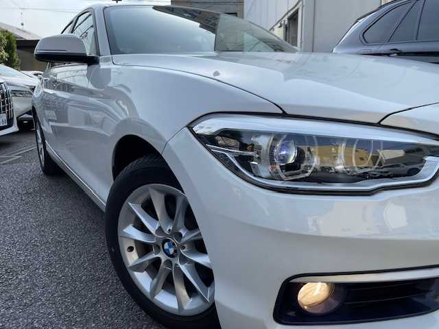 ＢＭＷ １１８ｄ スタイル 東京都 2016(平28)年 5万km アルピンホワイトⅢ インテリジェントセーフティ（・衝突被害軽減ブレーキ（警告付）・歩行者検知（昼）・車線逸脱警報・レーンキープアシスト・速度警告）/アクティブクルーズコントロール/パーキングサポートパッケージ（リアビューカメラ・パークディスタンスコントロール）/ワンオーナー/保証書・取説・スマートキー×２/MTモード付AT /アイドリングストップ/ドライブモードセレクト/革巻きステア・ステアリングスイッチ/パスクロス/レザーコンビシート/純正HDDナビ/DVD/CDUSB/AUX/BT/ルームミラー型ETC/外ドライブレコーダー/純正１６インチアルミ/アダプティブLEDヘッドライト・オートライト・前後フォグ/横滑り防止装置/トノカバー/ウィンカーミラー