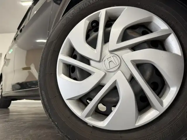 ホンダ フリード G ホンダセンシング 三重県 2021(令3)年 2.8万km ミッドナイトブルービームM ガソリン/FF/インパネCVT/純正 9インチナビ VXM-217VFNi/（CD/DVD/RADIO/TV/SD/Music Rack/USB/iPod/Bluetooth/CarPlay）/バックカメラ/両側パワースライドドア/ドライブレコーダー 前後/ビルトインETC（ナビ連動）/Honda SENSING/・衝突軽減ブレーキ［CMBS］/・車線維持支援システム［LKAS］/・アダプティブクルーズコントロール［ACC］/・路外逸脱抑制機能/・先行車発進お知らせ機能/・標識認識機能/装備/・【OP】LEDヘッドライト＋アクティブコーナリングライト/・シートヒーター（D/N）/・オートエアコン/・オートライト/・【OP】ステアリングスイッチ/・熱線入りフロントワイパー＆ドアミラーヒーター/・プッシュスタート/・スマートキーx2/・純正ホイールキャップ＆15インチスチールホイール/・保/取