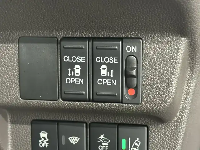 ホンダ フリード G ホンダセンシング 三重県 2021(令3)年 2.8万km ミッドナイトブルービームM ガソリン/FF/インパネCVT/純正 9インチナビ VXM-217VFNi/（CD/DVD/RADIO/TV/SD/Music Rack/USB/iPod/Bluetooth/CarPlay）/バックカメラ/両側パワースライドドア/ドライブレコーダー 前後/ビルトインETC（ナビ連動）/Honda SENSING/・衝突軽減ブレーキ［CMBS］/・車線維持支援システム［LKAS］/・アダプティブクルーズコントロール［ACC］/・路外逸脱抑制機能/・先行車発進お知らせ機能/・標識認識機能/装備/・【OP】LEDヘッドライト＋アクティブコーナリングライト/・シートヒーター（D/N）/・オートエアコン/・オートライト/・【OP】ステアリングスイッチ/・熱線入りフロントワイパー＆ドアミラーヒーター/・プッシュスタート/・スマートキーx2/・純正ホイールキャップ＆15インチスチールホイール/・保/取