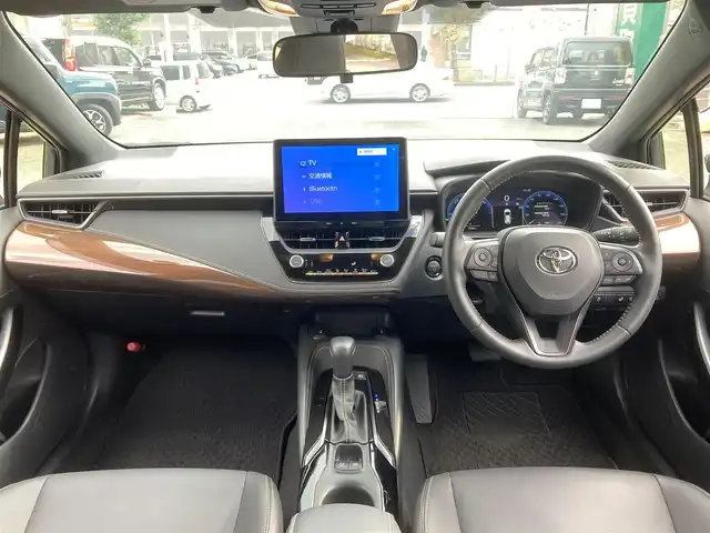 トヨタ カローラツーリング ハイブリッド ダブルバイビー 長崎県 2024(令6)年 1.2万km マッシブグレー トヨタセーフティセンス/・衝突被害軽減ブレーキ/・レーダークルーズコントロール/・オートマチックハイビーム/・レーンキープアシスト/ハーフレザーシート/シートヒーター/メーカーOPナビ/・Bluetooth接続/・フルセグTV/・Miracast/バックカメラ/ビルトインETC2.0/ステアリングスイッチ/ステアリングヒーター/電子パーキング/オートホールド機能/LEDオートヘッドライト/AC100V端子/スマートキー/スペアキー/ISOFIX