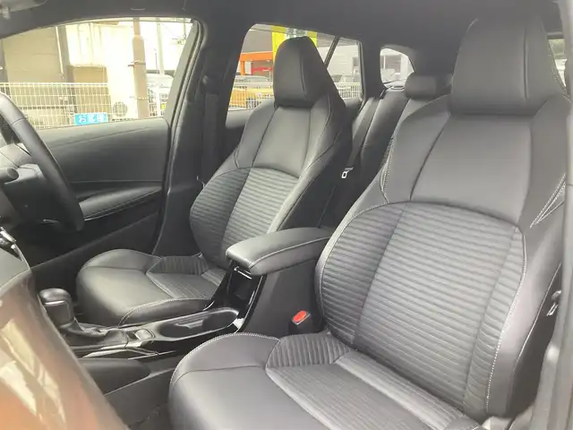 トヨタ カローラツーリング ハイブリッド ダブルバイビー 長崎県 2024(令6)年 1.2万km マッシブグレー トヨタセーフティセンス/・衝突被害軽減ブレーキ/・レーダークルーズコントロール/・オートマチックハイビーム/・レーンキープアシスト/ハーフレザーシート/シートヒーター/メーカーOPナビ/・Bluetooth接続/・フルセグTV/・Miracast/バックカメラ/ビルトインETC2.0/ステアリングスイッチ/ステアリングヒーター/電子パーキング/オートホールド機能/LEDオートヘッドライト/AC100V端子/スマートキー/スペアキー/ISOFIX