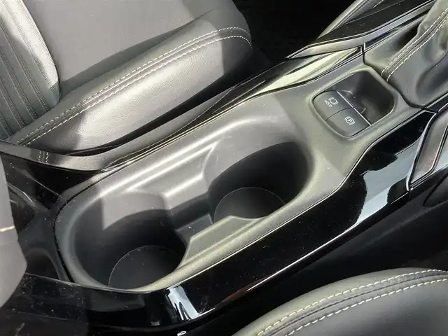 トヨタ カローラツーリング ハイブリッド ダブルバイビー 長崎県 2024(令6)年 1.2万km マッシブグレー トヨタセーフティセンス/・衝突被害軽減ブレーキ/・レーダークルーズコントロール/・オートマチックハイビーム/・レーンキープアシスト/ハーフレザーシート/シートヒーター/メーカーOPナビ/・Bluetooth接続/・フルセグTV/・Miracast/バックカメラ/ビルトインETC2.0/ステアリングスイッチ/ステアリングヒーター/電子パーキング/オートホールド機能/LEDオートヘッドライト/AC100V端子/スマートキー/スペアキー/ISOFIX