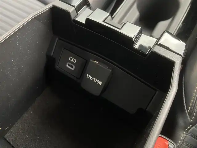 トヨタ カローラツーリング ハイブリッド ダブルバイビー 長崎県 2024(令6)年 1.2万km マッシブグレー トヨタセーフティセンス/・衝突被害軽減ブレーキ/・レーダークルーズコントロール/・オートマチックハイビーム/・レーンキープアシスト/ハーフレザーシート/シートヒーター/メーカーOPナビ/・Bluetooth接続/・フルセグTV/・Miracast/バックカメラ/ビルトインETC2.0/ステアリングスイッチ/ステアリングヒーター/電子パーキング/オートホールド機能/LEDオートヘッドライト/AC100V端子/スマートキー/スペアキー/ISOFIX