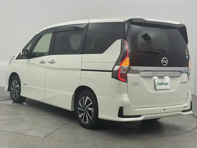日産 セレナ e－パワー ハイウェイスター V 愛知県 2021(令3)年 5.5万km ブリリアントホワイトパール ・純正10型ナビ/・プロパイロット/・両側パワースライドドア/・セーフティパックB/・インテリジェントアラウンドビューモニター/・インテリジェントルームミラー/・ふらつき警報/・SRSエアバッグ（サイド/カーテン）/・全方位運転支援システム/・インテリジェントエマージェンシーブレーキ/・踏み間違い衝突防止アシスト/・車線逸脱防止支援システム/・後側方衝突防止支援システム/・標識検知機能/・前方衝突予測警報/・車線逸脱警報/・後側方車両検知機能/・後退時車両検知警報/・ドライブレコーダー/・ETC/・LEDヘッドランプ/・LEDフロントフォグランプ/・革巻きステアリングホイール/・ステアリングスイッチ/・電動パーキングブレーキ/・オートブレーキホールド/・１６インチアルミホイール(195/60/R16)