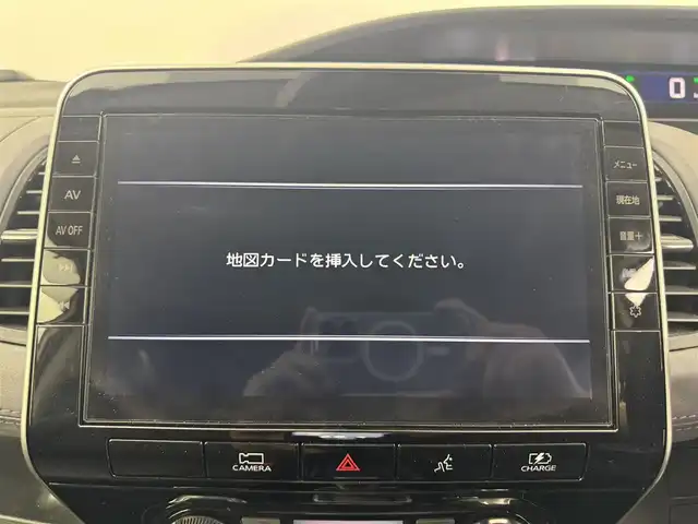 日産 セレナ e－パワー ハイウェイスター V 愛知県 2021(令3)年 5.5万km ブリリアントホワイトパール ・純正10型ナビ/・プロパイロット/・両側パワースライドドア/・セーフティパックB/・インテリジェントアラウンドビューモニター/・インテリジェントルームミラー/・ふらつき警報/・SRSエアバッグ（サイド/カーテン）/・全方位運転支援システム/・インテリジェントエマージェンシーブレーキ/・踏み間違い衝突防止アシスト/・車線逸脱防止支援システム/・後側方衝突防止支援システム/・標識検知機能/・前方衝突予測警報/・車線逸脱警報/・後側方車両検知機能/・後退時車両検知警報/・ドライブレコーダー/・ETC/・LEDヘッドランプ/・LEDフロントフォグランプ/・革巻きステアリングホイール/・ステアリングスイッチ/・電動パーキングブレーキ/・オートブレーキホールド/・１６インチアルミホイール(195/60/R16)