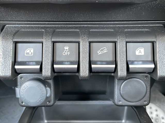 スズキ ジムニー XC 長野県 2024(令6)年 0.9万km ジャングルグリーン ４WD/スズキセーフティーサポート/リフトアップ/純正オプション１６インチアルミ/ディスプレイオーディオ/CD/DVD/bluetooth/（FH-8500DVS）/バックカメラ/ドライブレコーダー/純正ゴムマット/革調シートカバー/マットガード/保証書