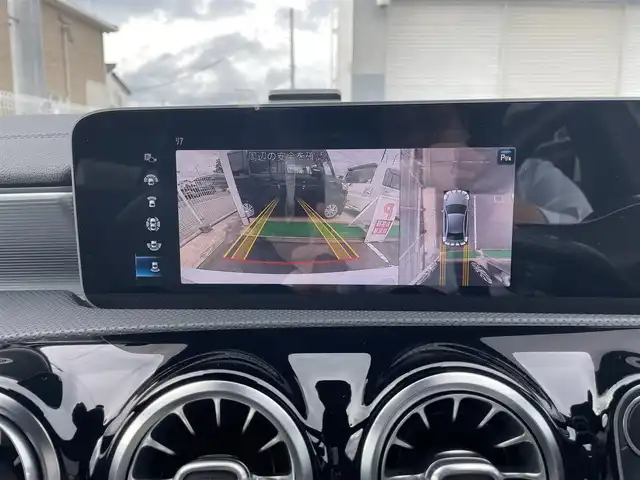 メルセデス・ベンツ Ｍ・ベンツ Ａ２５０ 4MATIC AMGライン 福島県 2021(令3)年 3.7万km デジタルホワイト 純正メモリーナビ/BT/USB/フルセグTV/サンルーフ/黒レザーシート/パワーシート/シートヒーター/レーダーセーフティパッケージ/レーダークルーズコントロール/クリアランスソナー/360°カメラシステム/アイドリングストップ/パドルシフト/ドライブレコーダー/ETC 2.0/ワイヤレス充電/オートライト/LEDヘッドライト/フロアマット