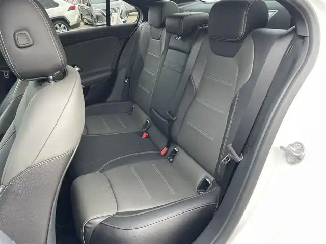 メルセデス・ベンツ Ｍ・ベンツ Ａ２５０ 4MATIC AMGライン 福島県 2021(令3)年 3.7万km デジタルホワイト 純正メモリーナビ/BT/USB/フルセグTV/サンルーフ/黒レザーシート/パワーシート/シートヒーター/レーダーセーフティパッケージ/レーダークルーズコントロール/クリアランスソナー/360°カメラシステム/アイドリングストップ/パドルシフト/ドライブレコーダー/ETC 2.0/ワイヤレス充電/オートライト/LEDヘッドライト/フロアマット