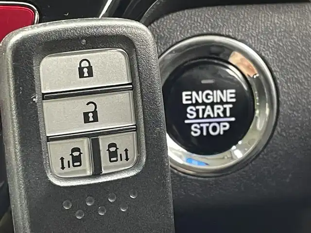 ホンダ ステップワゴン モデューロX 茨城県 2017(平29)年 7.7万km パール 純正ナビ/・メモリナビ/・バックカメラ/・CDチェンジャー/・Bluetooth接続/フルエアロ/両側パワースライドドア/ドライブレコーダー/レーンアシストキープ/LEDヘッドライト/ウインカーミラー/パドルシフト/ハーフレザーシート/カーテンエアバッグ/USB入力/アイドリングストップ/エンジンスタート/オートライト/盗難防止装置/横滑り防止装置/衝突被害防止装置/ABS