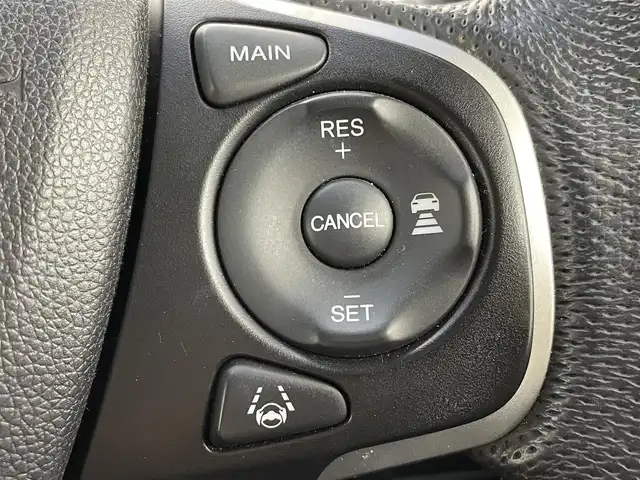 ホンダ ステップワゴン モデューロX 茨城県 2017(平29)年 7.7万km パール 純正ナビ/・メモリナビ/・バックカメラ/・CDチェンジャー/・Bluetooth接続/フルエアロ/両側パワースライドドア/ドライブレコーダー/レーンアシストキープ/LEDヘッドライト/ウインカーミラー/パドルシフト/ハーフレザーシート/カーテンエアバッグ/USB入力/アイドリングストップ/エンジンスタート/オートライト/盗難防止装置/横滑り防止装置/衝突被害防止装置/ABS