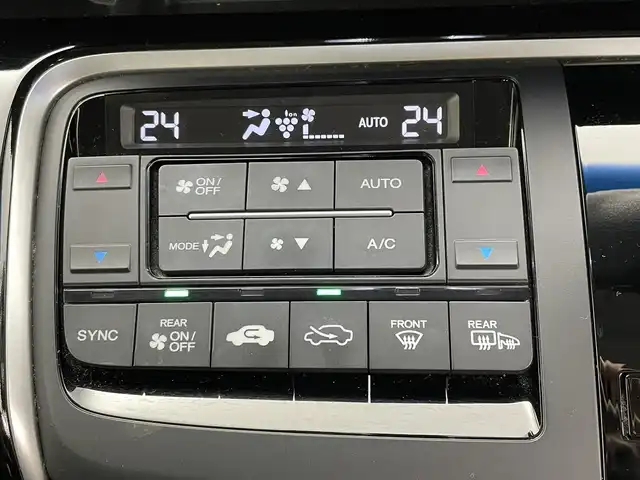 ホンダ ステップワゴン モデューロX 茨城県 2017(平29)年 7.7万km パール 純正ナビ/・メモリナビ/・バックカメラ/・CDチェンジャー/・Bluetooth接続/フルエアロ/両側パワースライドドア/ドライブレコーダー/レーンアシストキープ/LEDヘッドライト/ウインカーミラー/パドルシフト/ハーフレザーシート/カーテンエアバッグ/USB入力/アイドリングストップ/エンジンスタート/オートライト/盗難防止装置/横滑り防止装置/衝突被害防止装置/ABS