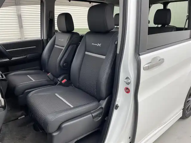 ホンダ ステップワゴン モデューロX 茨城県 2017(平29)年 7.7万km パール 純正ナビ/・メモリナビ/・バックカメラ/・CDチェンジャー/・Bluetooth接続/フルエアロ/両側パワースライドドア/ドライブレコーダー/レーンアシストキープ/LEDヘッドライト/ウインカーミラー/パドルシフト/ハーフレザーシート/カーテンエアバッグ/USB入力/アイドリングストップ/エンジンスタート/オートライト/盗難防止装置/横滑り防止装置/衝突被害防止装置/ABS