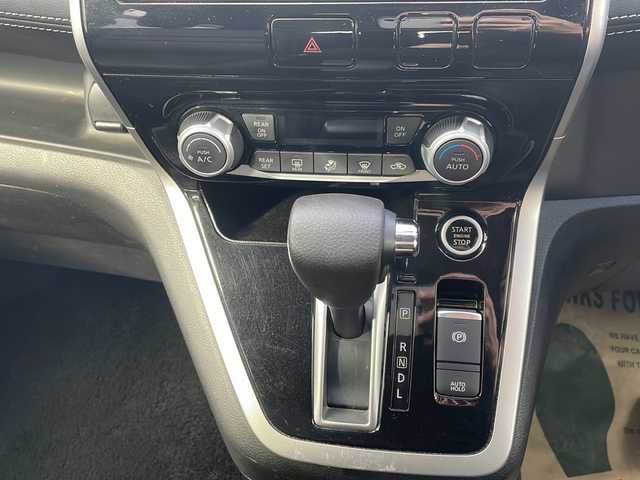 日産 セレナ ハイウェイスター プロパイロットED 新潟県 2017(平29)年 9.9万km マルーンレッド 2トーン 4ＷＤ/メーカー純正ナビ/フルセグＴＶ・Bluetooth接続・CD/ＤＶＤ再生/プロパイロット/クルーズコントロール/後席モニター/両側電動ドア/冬タイヤ４本積載/コーナーセンサー前後/パーキングアシスト/エマージェンシーブレーキ/アイドリングストップ/ＬＥＤヘッドライト/純正フロアマット/ドライブレコーダー/ＥＴＣ