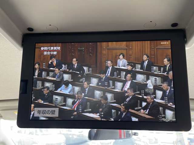 日産 セレナ ハイウェイスター プロパイロットED 新潟県 2017(平29)年 9.9万km マルーンレッド 2トーン 4ＷＤ/メーカー純正ナビ/フルセグＴＶ・Bluetooth接続・CD/ＤＶＤ再生/プロパイロット/クルーズコントロール/後席モニター/両側電動ドア/冬タイヤ４本積載/コーナーセンサー前後/パーキングアシスト/エマージェンシーブレーキ/アイドリングストップ/ＬＥＤヘッドライト/純正フロアマット/ドライブレコーダー/ＥＴＣ