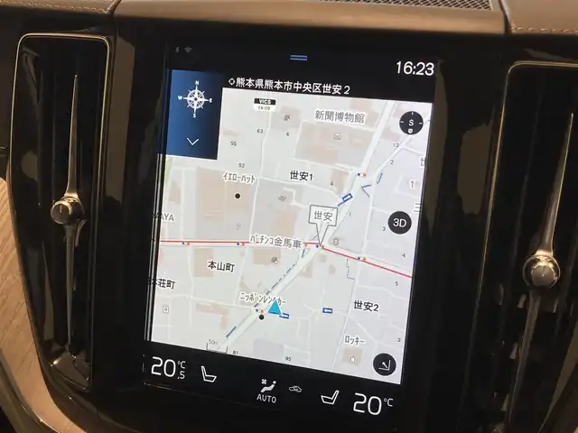 ボルボ ＸＣ６０ D4 AWD インスクリプション 熊本県 2020(令2)年 6.3万km クリスタルホワイトP ・スマートキー/・プッシュスタート/・City Safety/・レーンキープエイド/・ロードサインインフォメーション/・ドライバーアラート/・ハイビームアシスト/・パークアシスト/・アクティブ・ベンディング・ライト/・ブラインドスポットモニター/・クロストラフィックアラート/・衝突回避/・クルーズコントロール(追従式)/・グレー革シート/・前席パワーシート/・全席シートヒーター/・ハンドルヒーター/・純正メモリナビ/　【CD・BT・USB・AppleCarPlay・AndroidAuto】/・harman/kardonサウンドシステム/・フルセグTV/・全方位カメラ/・ETC/・ドライブレコーダー(前後録画)/・パワーバックドア/・LEDヘッドランプ/・LEDフォグランプ/・純正マット