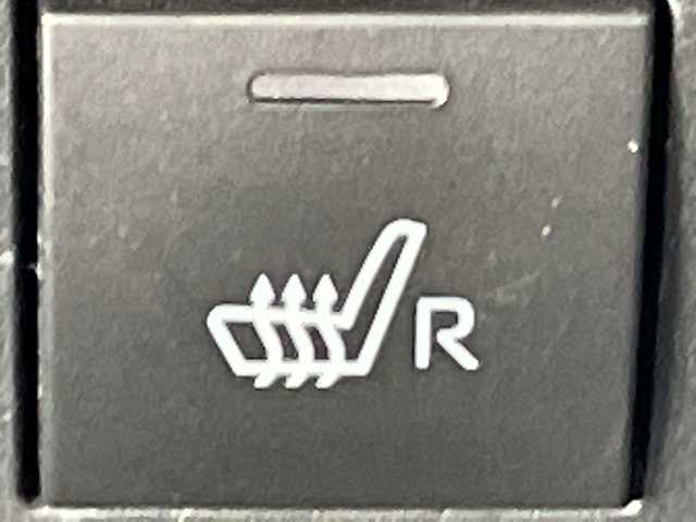 トヨタ ライズ G 道北・旭川 2019(令1)年 5.3万km シャイニングホワイトパール /4WD//寒冷地仕様//純正ナビ/CD/DVD/BT/SD/フルセグ//バックカメラ//禁煙車//クリアランスソナー//衝突軽減ブレーキ//横滑り防止//アイドリングストップ//BSM//RCTA//ETC//オートライト//オートマチックハイビーム//レーンキープアシスト//LEDヘッドライト//フォグランプ//純正AW付夏タイヤ積込//純正フロアマット//ドアバイザー//保証書