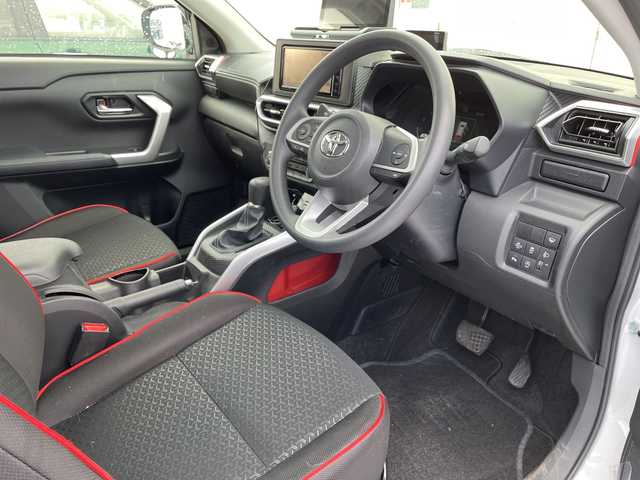 トヨタ ライズ G 道北・旭川 2019(令1)年 5.3万km シャイニングホワイトパール /4WD//寒冷地仕様//純正ナビ/CD/DVD/BT/SD/フルセグ//バックカメラ//禁煙車//クリアランスソナー//衝突軽減ブレーキ//横滑り防止//アイドリングストップ//BSM//RCTA//ETC//オートライト//オートマチックハイビーム//レーンキープアシスト//LEDヘッドライト//フォグランプ//純正AW付夏タイヤ積込//純正フロアマット//ドアバイザー//保証書