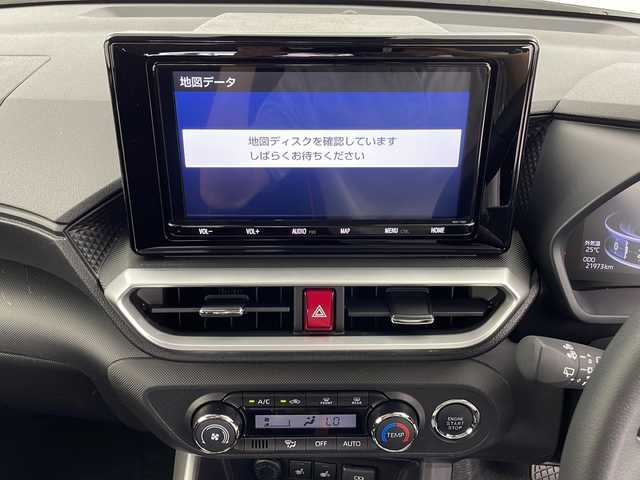 トヨタ ライズ Z 鹿児島県 2022(令4)年 2.2万km シャイニングホワイトパール 純正SDナビ　/（フルセグ/Ｂｌｕｅｔｏｏｔｈ/CD/DVD)　/レーダークルーズコントロール　/全方位カメラ　/スマートアシスト　/前後ドライブレコーダー　/シートヒーター　/オートハイビーム　/オートブレーキホールド　/ビルドインＥＴＣ/MTモード付AT/オートライト/AAC/アイドリングストップ/取扱説明書