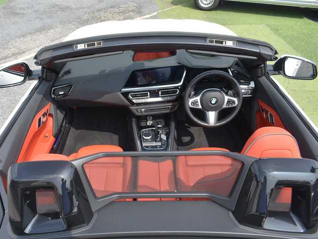 ＢＭＷ ＢＭＷ Ｚ４ sDrive20i Mスポーツ 神奈川県 2023(令5)年 1.2万km アルピンホワイトⅢ ワンオーナー/ダイアモンドステッチレッド革/純正HDDナビ/HiFi10スピーカー/Bluetooth/バックカメラ/ドライビングアシスト/アクティブクルーズコントロール/レーンデパーチャーウォーニング他/パーキングアシスト/アクティブパークディスタンスコントロール/パーキングアシスト/LEDヘッドライト/プッシュスタート/ETC/18インチアルミホイール/保証書