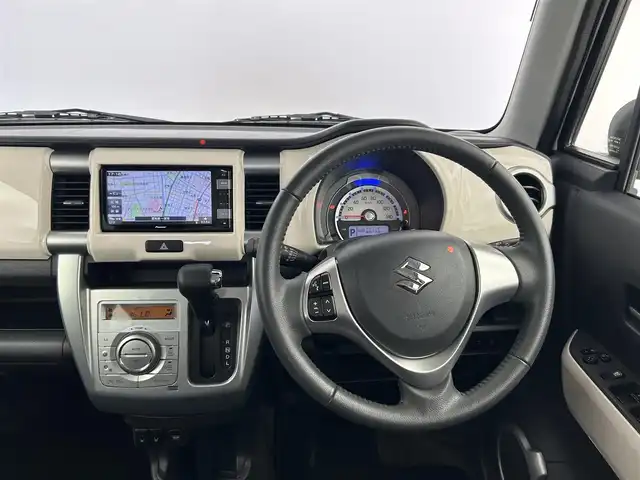 スズキ ハスラー J 愛知県 2019(令1)年 0.7万km ピュアホワイトパール/ブラック2トーン 純正７型SDナビ/（CD/DVD/SD/フルセグTV）/全方位カメラ/前席シートヒーター/衝突軽減システム/レーンキープアシスト/アイドリングストップ/純正HIDヘッドライト/純正１５インチAW/純正フロアマット