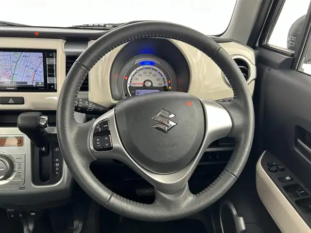 スズキ ハスラー J 愛知県 2019(令1)年 0.7万km ピュアホワイトパール/ブラック2トーン 純正７型SDナビ/（CD/DVD/SD/フルセグTV）/全方位カメラ/前席シートヒーター/衝突軽減システム/レーンキープアシスト/アイドリングストップ/純正HIDヘッドライト/純正１５インチAW/純正フロアマット