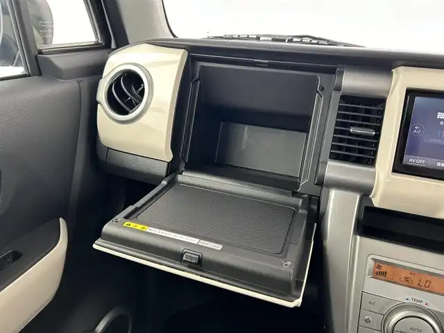 スズキ ハスラー J 愛知県 2019(令1)年 0.7万km ピュアホワイトパール/ブラック2トーン 純正７型SDナビ/（CD/DVD/SD/フルセグTV）/全方位カメラ/前席シートヒーター/衝突軽減システム/レーンキープアシスト/アイドリングストップ/純正HIDヘッドライト/純正１５インチAW/純正フロアマット