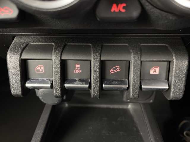 スズキ ジムニー XC 道央・札幌 2022(令4)年 2.1万km ジャングルグリーン ・4WD /ターボ/・社外ナビ  /フルセグ/BT/USB/DVD/CD/・バックカメラ/フロントカメラ/・社外エンジンスターター/・社外マフラー/社外ステップ/・３インチリフトアップ/・TOYOオープンカントリータイヤ/・冬タイヤ純正AW積込/・クルーズコントロール/・ヒルディセントロール/・レーンキープアシスト/・衝突軽減ブレーキ/横滑り防止装置/・ヒーテッドドアミラー/・取説/保証書/・LEDヘッドライト/オートライト/・フォグランプ/ドアバイザー/・ETC