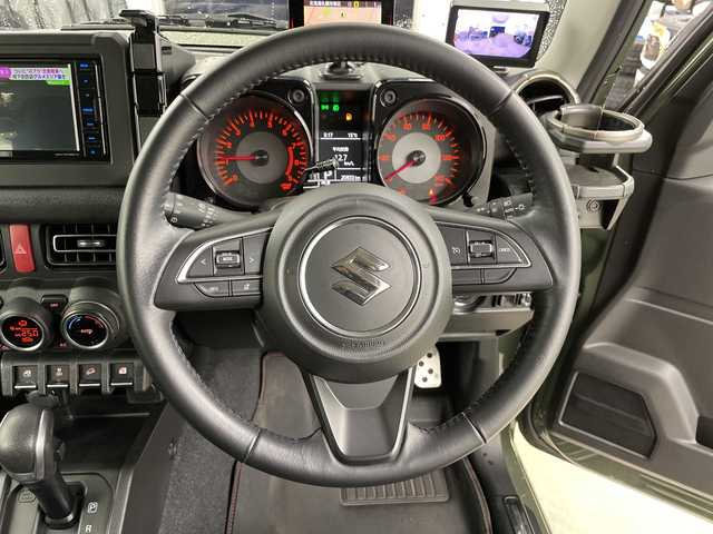 スズキ ジムニー XC 道央・札幌 2022(令4)年 2.1万km ジャングルグリーン ・4WD /ターボ/・社外ナビ  /フルセグ/BT/USB/DVD/CD/・バックカメラ/フロントカメラ/・社外エンジンスターター/・社外マフラー/社外ステップ/・３インチリフトアップ/・TOYOオープンカントリータイヤ/・冬タイヤ純正AW積込/・クルーズコントロール/・ヒルディセントロール/・レーンキープアシスト/・衝突軽減ブレーキ/横滑り防止装置/・ヒーテッドドアミラー/・取説/保証書/・LEDヘッドライト/オートライト/・フォグランプ/ドアバイザー/・ETC