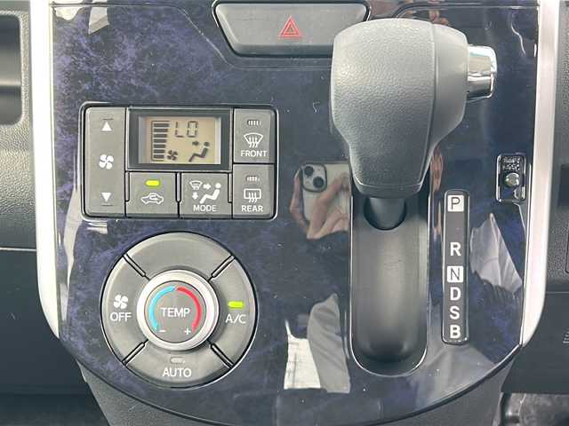 ダイハツ タント カスタムX トップED LTD SAⅢ 三重県 2018(平30)年 4.5万km パールホワイトⅢ 純正ナビ　/全周囲カメラ　/両側パワースライドドア /前席シートヒーター /コーナーセンサー /ハーフレザーシート /LEDヘッドライト /オートハイビーム /衝突軽減ブレーキ /純正フロアマット /電動格納ミラー /禁煙