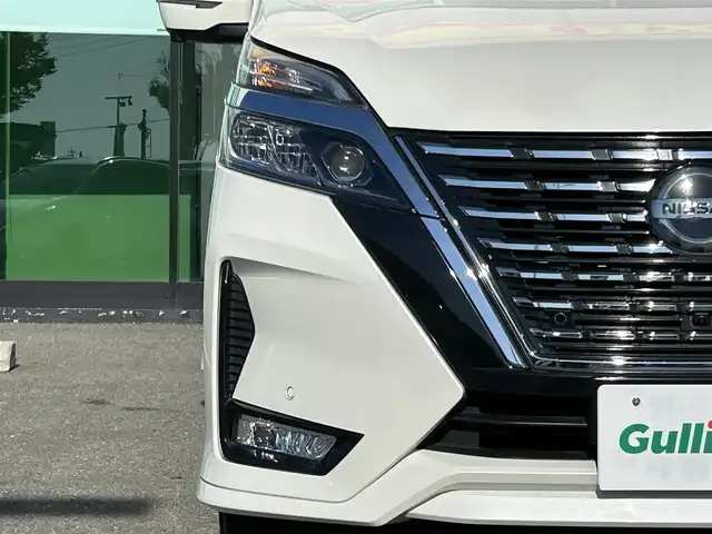 日産 セレナ ハイウェイスター V 和歌山県 2022(令4)年 4.8万km ブリリアントホワイトパール 純正7インチナビ/フルセグTV/Bluetooth/CD/DVD/全周囲カメラ/ETC/セーフティパックA/プロパイロット/両側パワースライドドア/左側ハンズフリースライド/フリップダウンモニター/デジタルインナーミラー/ステアリングスイッチ/コーナーセンサー/LEDヘッドライト/フォグランプ/オートライト/オートハイビーム/シートバックテーブル/リアドアロールサンシェード/純正16インチAW/プッシュスタート/スマートキー