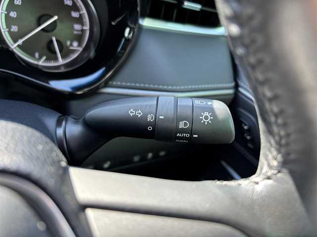 トヨタ ハリアー Z レザーパッケージ 福岡県 2021(令3)年 2.1万km ホワイトパールクリスタルシャイン 純正ナビ(フルセグテレビ・FM・AM・BT)/前席パワーシート/前席シートヒーター/前席エアシート/クルーズコントロール/純正エアロ/サンルーフ/ETC2.0/パワーバックドア/プッシュスタート