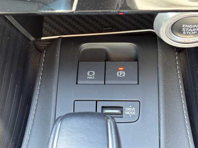 トヨタ ハリアー Z レザーパッケージ 福岡県 2021(令3)年 2.1万km ホワイトパールクリスタルシャイン 純正ナビ(フルセグテレビ・FM・AM・BT)/前席パワーシート/前席シートヒーター/前席エアシート/クルーズコントロール/純正エアロ/サンルーフ/ETC2.0/パワーバックドア/プッシュスタート