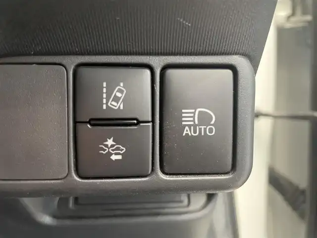 トヨタ アクア X－URBAN ソリッド 鹿児島県 2017(平29)年 7.6万km ライムホワイトパールクリスタルシャイン 禁煙車/7インチ純正ナビ/・Bluetooth/・ワンセグTV/トヨタセーフティセンスC/・プリクラッシュセーフティー/・レーンディパーチャーアラート/・オートマチックハイビーム/バックカメラ/横滑り防止装置/衝突被害軽減システム/オートライト/純正フロアマット/純正アルミホイール/ドアバイザー/ETC/ルーフレール/ハロゲンライト/フロントフォグライト