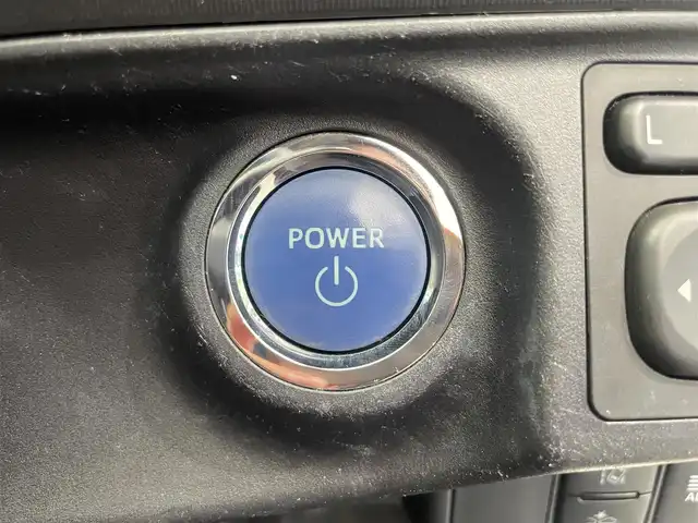 トヨタ アクア X－URBAN ソリッド 鹿児島県 2017(平29)年 7.6万km ライムホワイトパールクリスタルシャイン 禁煙車/7インチ純正ナビ/・Bluetooth/・ワンセグTV/トヨタセーフティセンスC/・プリクラッシュセーフティー/・レーンディパーチャーアラート/・オートマチックハイビーム/バックカメラ/横滑り防止装置/衝突被害軽減システム/オートライト/純正フロアマット/純正アルミホイール/ドアバイザー/ETC/ルーフレール/ハロゲンライト/フロントフォグライト