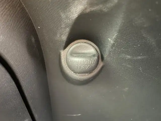 トヨタ アクア X－URBAN ソリッド 鹿児島県 2017(平29)年 7.6万km ライムホワイトパールクリスタルシャイン 禁煙車/7インチ純正ナビ/・Bluetooth/・ワンセグTV/トヨタセーフティセンスC/・プリクラッシュセーフティー/・レーンディパーチャーアラート/・オートマチックハイビーム/バックカメラ/横滑り防止装置/衝突被害軽減システム/オートライト/純正フロアマット/純正アルミホイール/ドアバイザー/ETC/ルーフレール/ハロゲンライト/フロントフォグライト