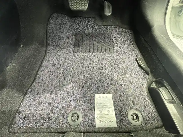 トヨタ アクア X－URBAN ソリッド 鹿児島県 2017(平29)年 7.6万km ライムホワイトパールクリスタルシャイン 禁煙車/7インチ純正ナビ/・Bluetooth/・ワンセグTV/トヨタセーフティセンスC/・プリクラッシュセーフティー/・レーンディパーチャーアラート/・オートマチックハイビーム/バックカメラ/横滑り防止装置/衝突被害軽減システム/オートライト/純正フロアマット/純正アルミホイール/ドアバイザー/ETC/ルーフレール/ハロゲンライト/フロントフォグライト