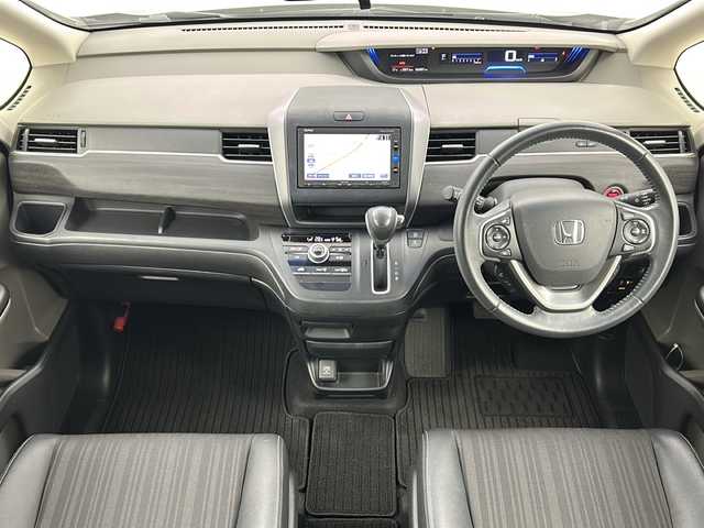 ホンダ フリード G ホンダセンシング 宮城県 2017(平29)年 6.3万km クリスタルブラックパール 禁煙車/ホンダセンシング/・オートクルーズコントロール/・衝突軽減ブレーキ/・車線維持支援システム/・標識認識機能/・先行車発進お知らせ/両側パワースライドドア/純正7インチナビ/（BT.AM.FM.CD.DVD.SD）/バックカメラ/フルセグテレビ/ビルトインETC/革巻きステアリング/ステアリングスイッチ/プッシュスタート/スマートキー/スペアキー/3列シート/ハーフレザーシート/純正フロアマット/ロールサンシェード/純正15インチアルミホイール/LEDヘッドライト/ECON/横滑り防止機能