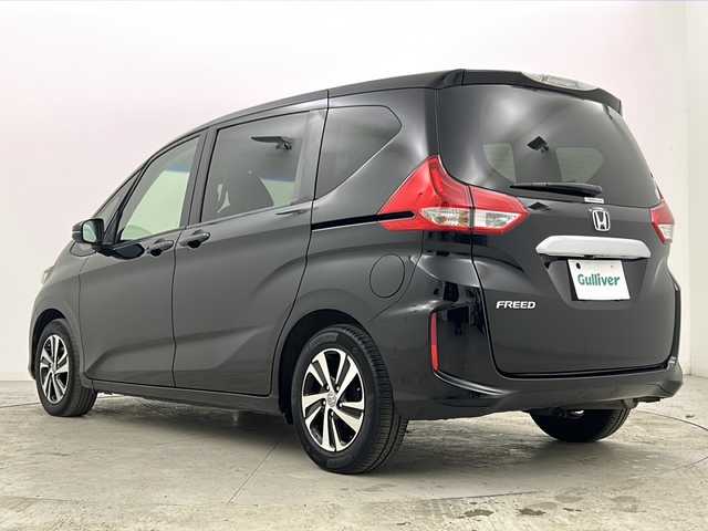 ホンダ フリード G ホンダセンシング 宮城県 2017(平29)年 6.3万km クリスタルブラックパール 禁煙車/ホンダセンシング/・オートクルーズコントロール/・衝突軽減ブレーキ/・車線維持支援システム/・標識認識機能/・先行車発進お知らせ/両側パワースライドドア/純正7インチナビ/（BT.AM.FM.CD.DVD.SD）/バックカメラ/フルセグテレビ/ビルトインETC/革巻きステアリング/ステアリングスイッチ/プッシュスタート/スマートキー/スペアキー/3列シート/ハーフレザーシート/純正フロアマット/ロールサンシェード/純正15インチアルミホイール/LEDヘッドライト/ECON/横滑り防止機能