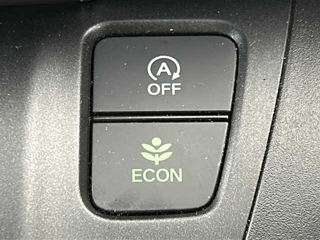 ホンダ フリード G ホンダセンシング 宮城県 2017(平29)年 6.3万km クリスタルブラックパール 禁煙車/ホンダセンシング/・オートクルーズコントロール/・衝突軽減ブレーキ/・車線維持支援システム/・標識認識機能/・先行車発進お知らせ/両側パワースライドドア/純正7インチナビ/（BT.AM.FM.CD.DVD.SD）/バックカメラ/フルセグテレビ/ビルトインETC/革巻きステアリング/ステアリングスイッチ/プッシュスタート/スマートキー/スペアキー/3列シート/ハーフレザーシート/純正フロアマット/ロールサンシェード/純正15インチアルミホイール/LEDヘッドライト/ECON/横滑り防止機能