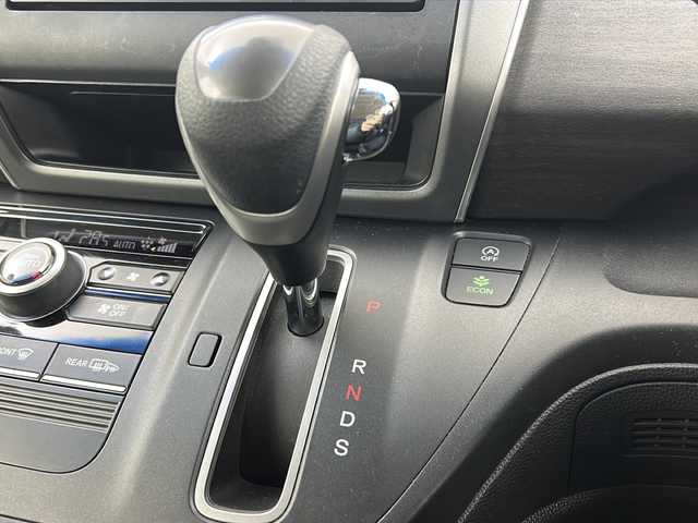 ホンダ フリード G ホンダセンシング 宮城県 2017(平29)年 6.3万km クリスタルブラックパール 禁煙車/ホンダセンシング/・オートクルーズコントロール/・衝突軽減ブレーキ/・車線維持支援システム/・標識認識機能/・先行車発進お知らせ/両側パワースライドドア/純正7インチナビ/（BT.AM.FM.CD.DVD.SD）/バックカメラ/フルセグテレビ/ビルトインETC/革巻きステアリング/ステアリングスイッチ/プッシュスタート/スマートキー/スペアキー/3列シート/ハーフレザーシート/純正フロアマット/ロールサンシェード/純正15インチアルミホイール/LEDヘッドライト/ECON/横滑り防止機能